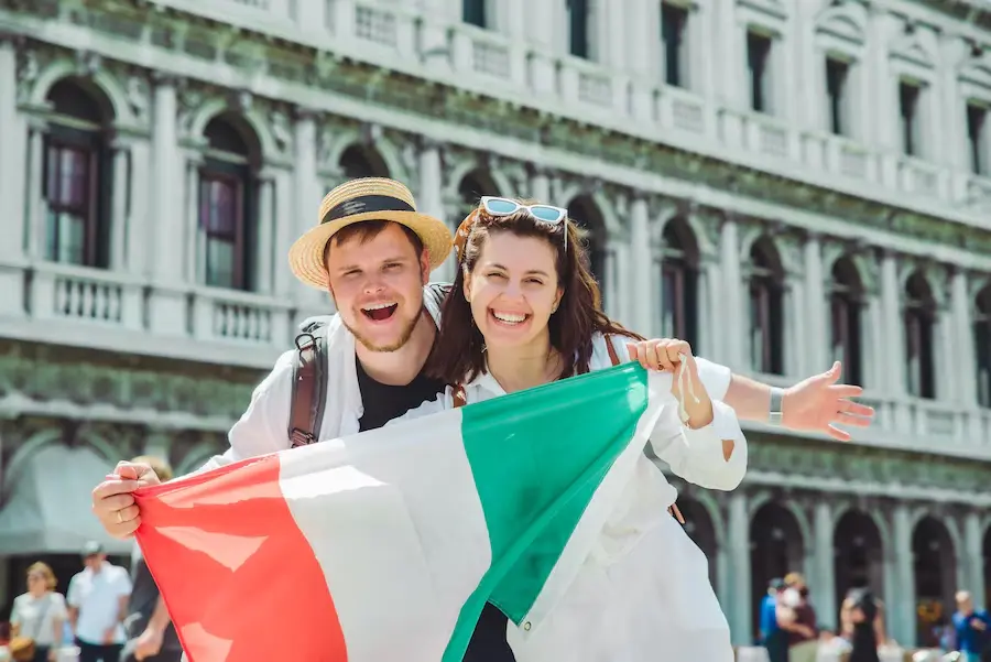 شرایط اخذ ویزای دانشجویی ایتالیا ۲۰۲۵